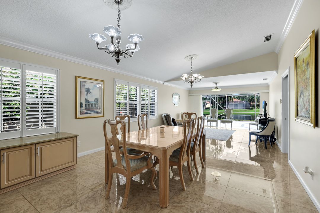 5808 Drummond Way, Naples, FL 34119