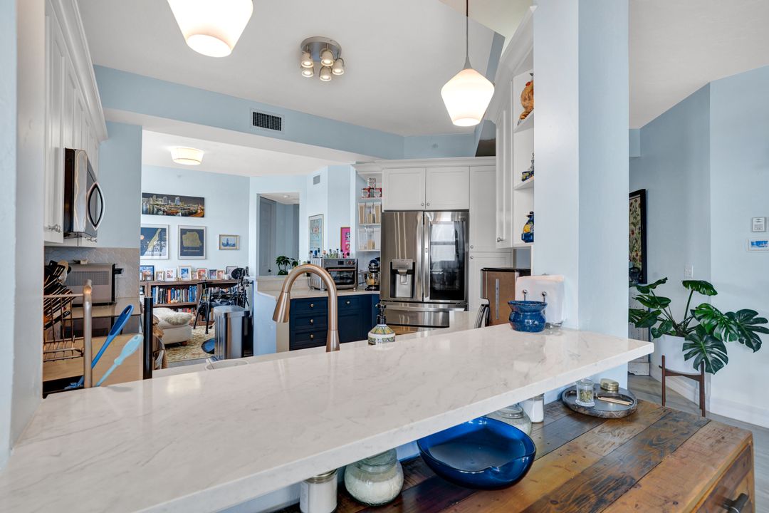410 Flagship Dr #906, Naples, FL 34108