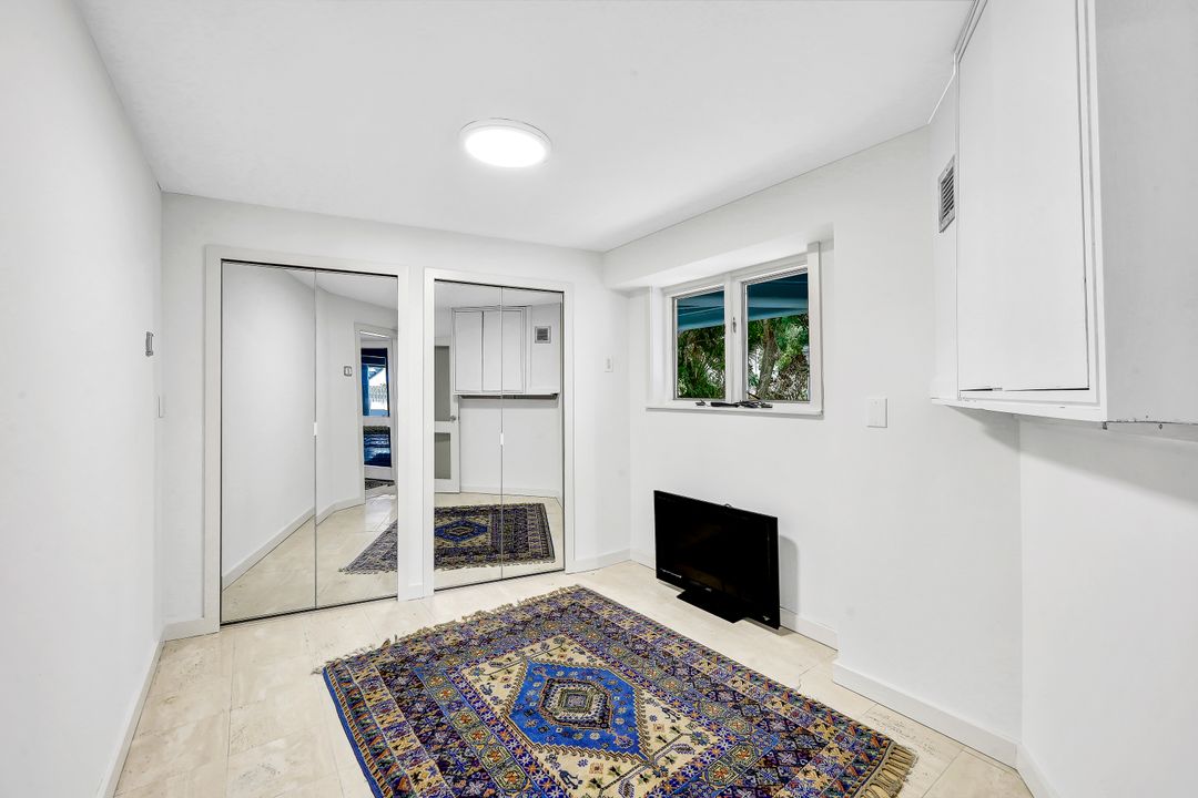 336 Seabreeze Dr, Marco Island, FL 34145