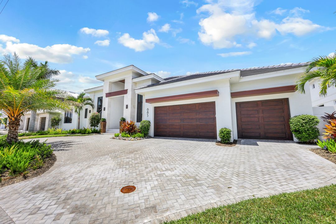 685 Cameo Ct, Marco Island, FL 34145