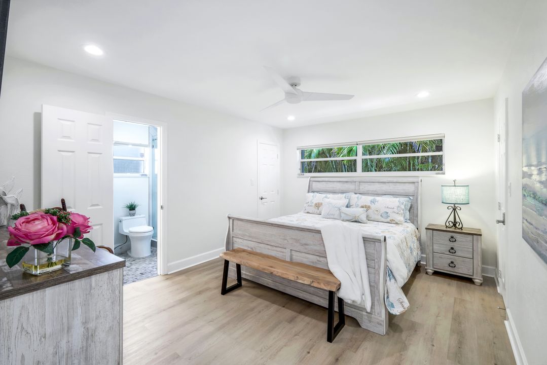 590 92nd Ave N, Naples, FL 34108