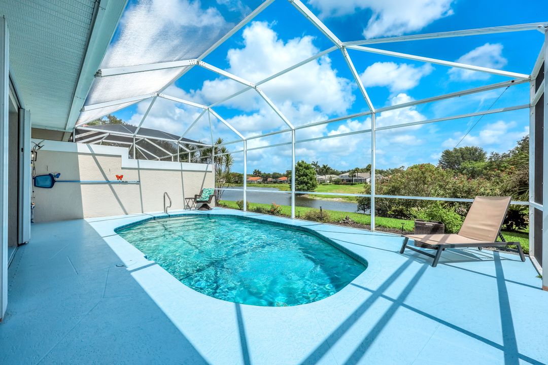 2041 Crestview Way, Naples, FL 34119