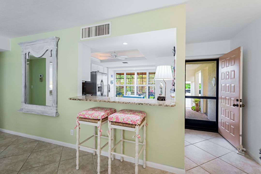 511 Serendipity Dr #511, Naples, FL 34108