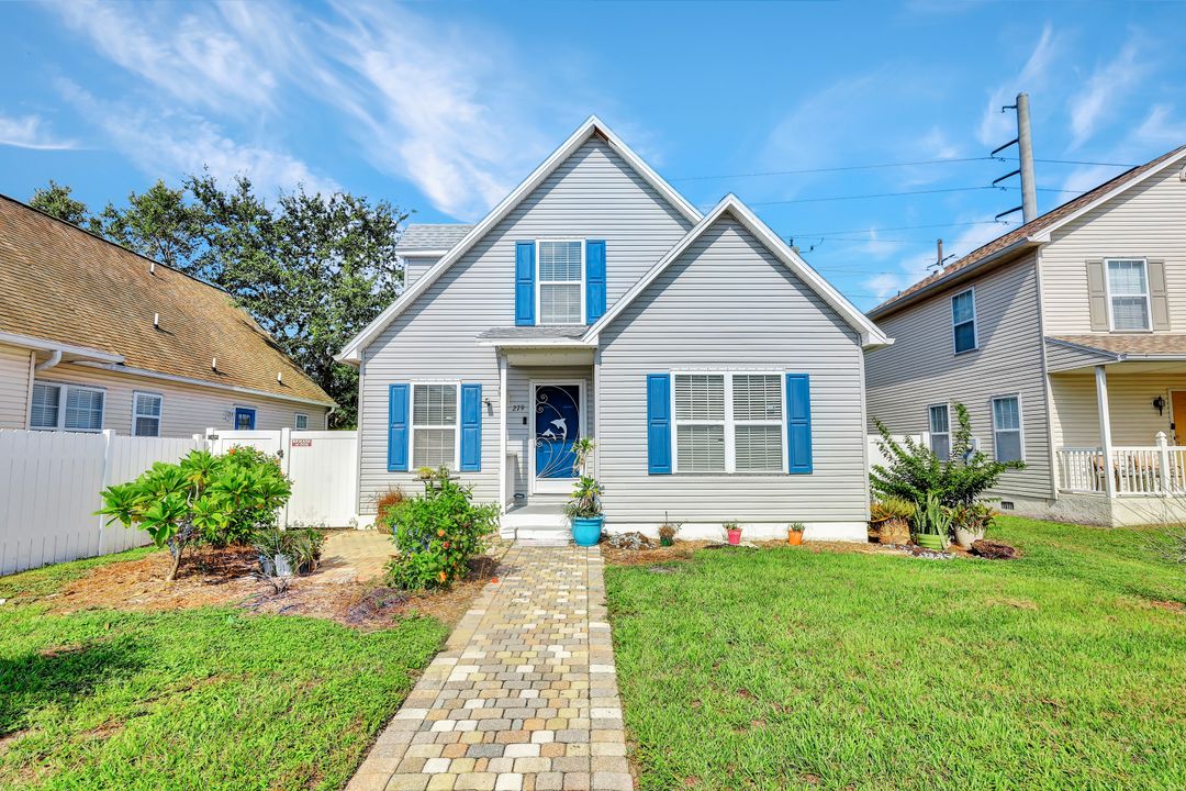 279 Leawood Cir, Naples, FL 34104