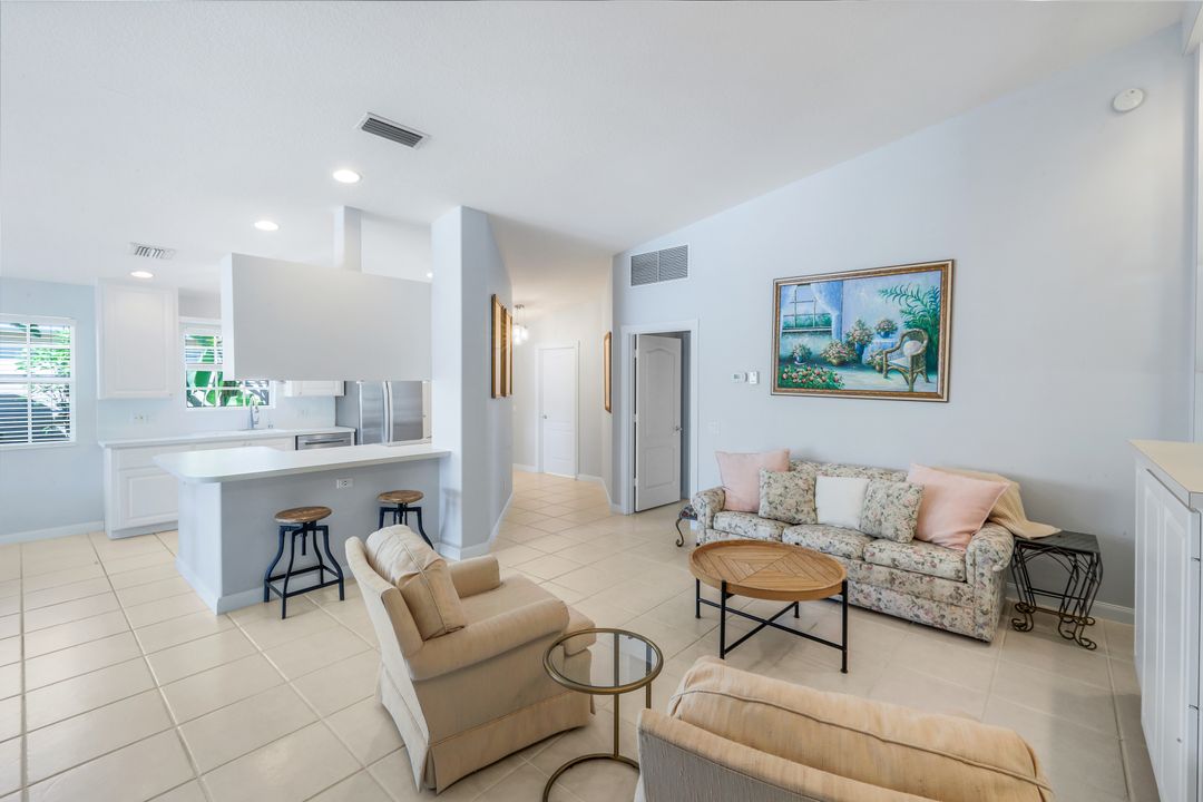 4251 Redonda Ln, Naples, FL 34119