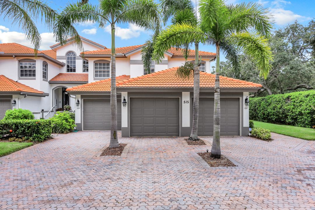 515 Laguna Royale Blvd  #102, Naples, FL 34119