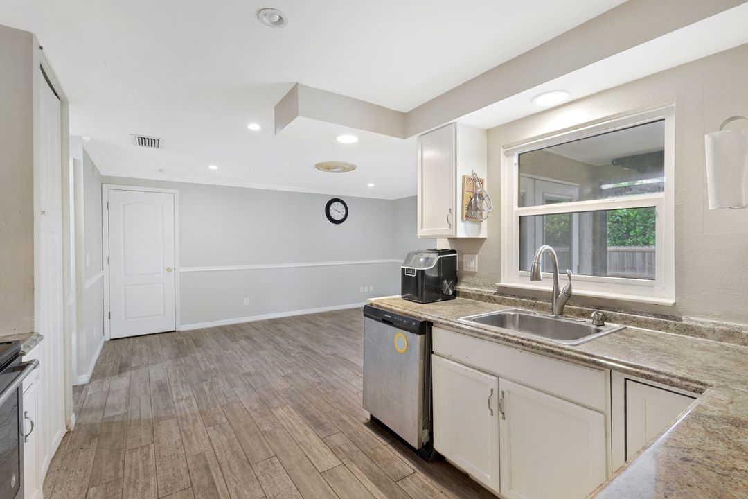 8110 Valencia Rd, Fort Myers, FL 33967