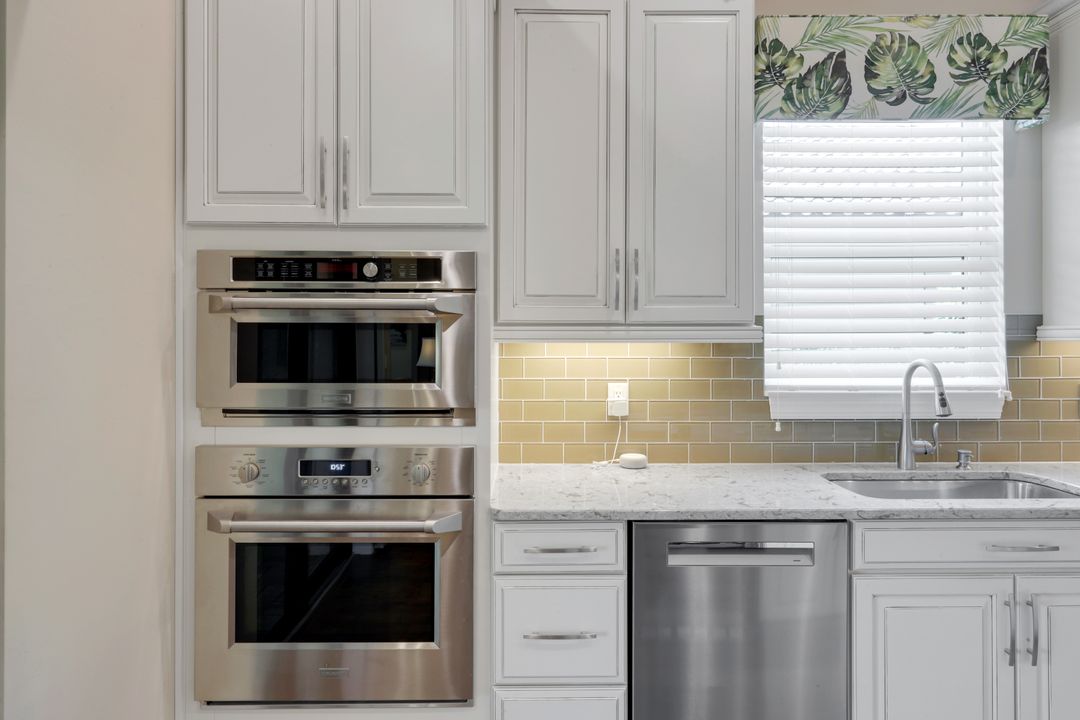 8362 Viale Cir, Naples, FL 34114