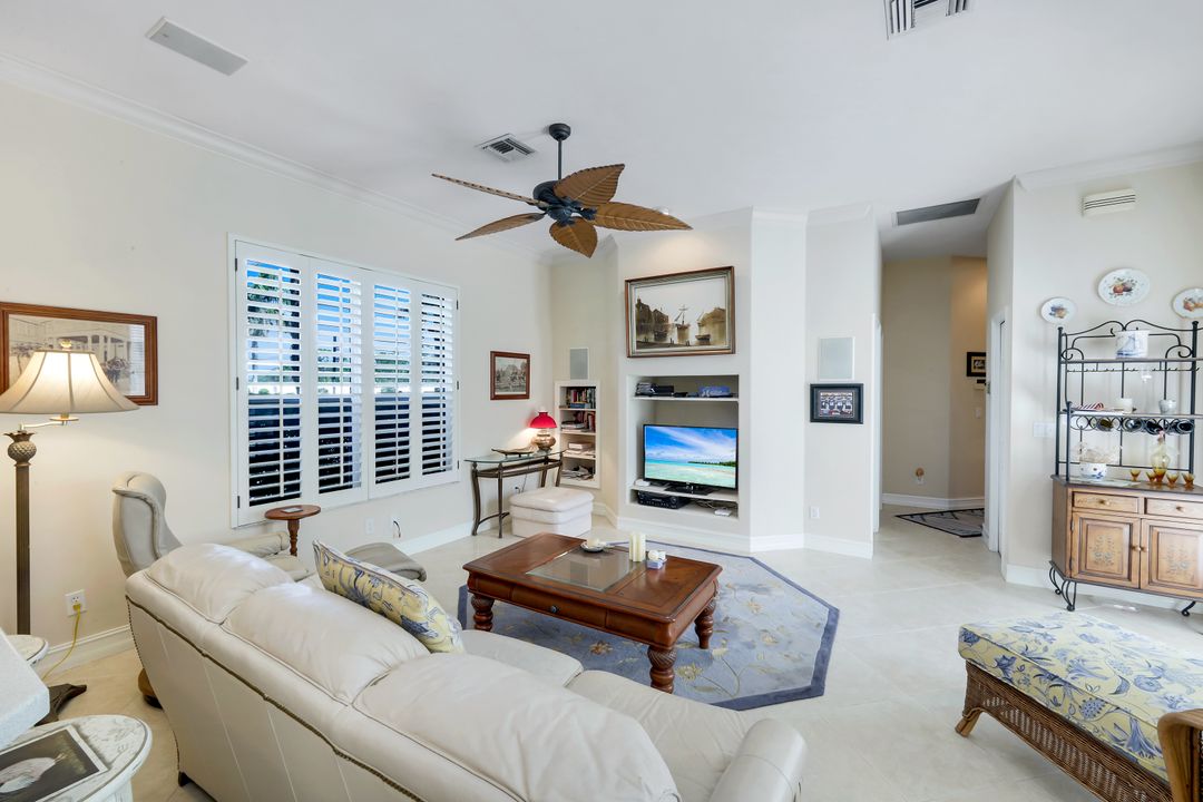 4959 Bollard Ct, Naples, FL 34112