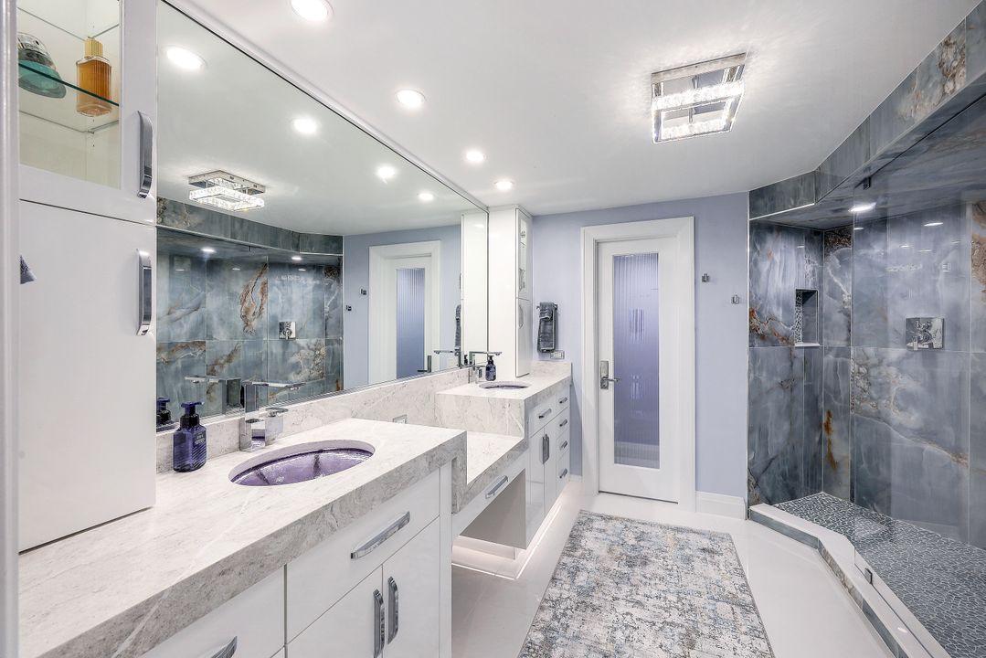 4551 Gulf Shore Blvd N #1003, Naples, FL 34103