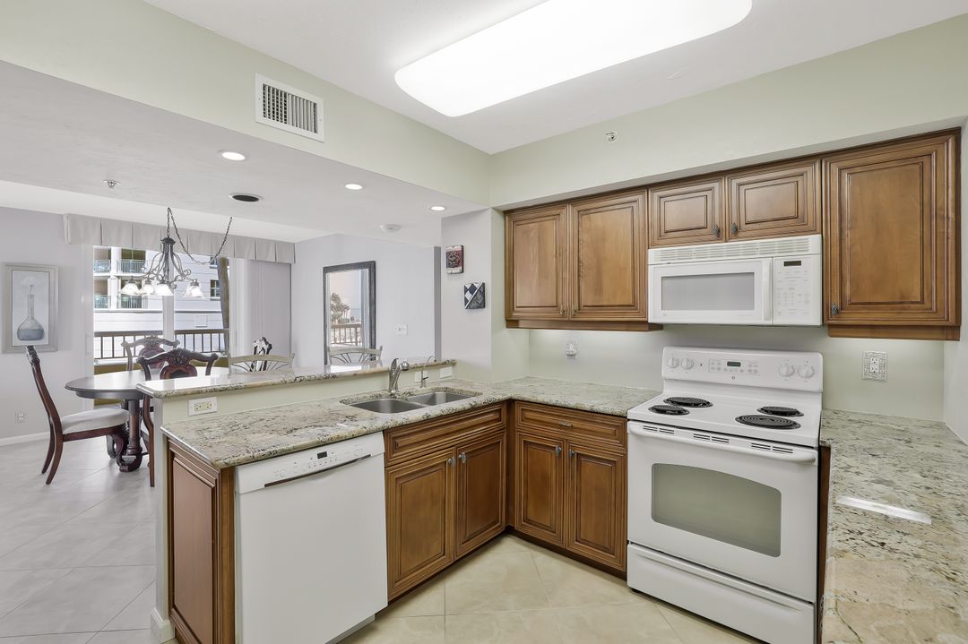 990 Cape Marco Dr  #208, Marco Island, FL 34145