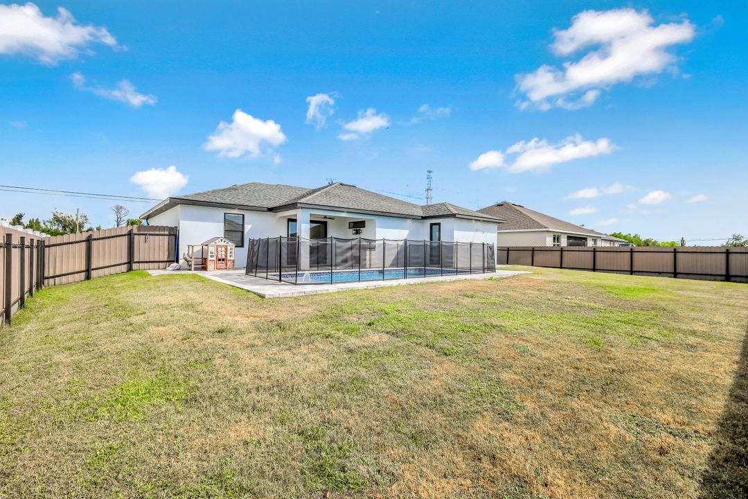 502 SW 25th Pl, Cape Coral, FL 33991