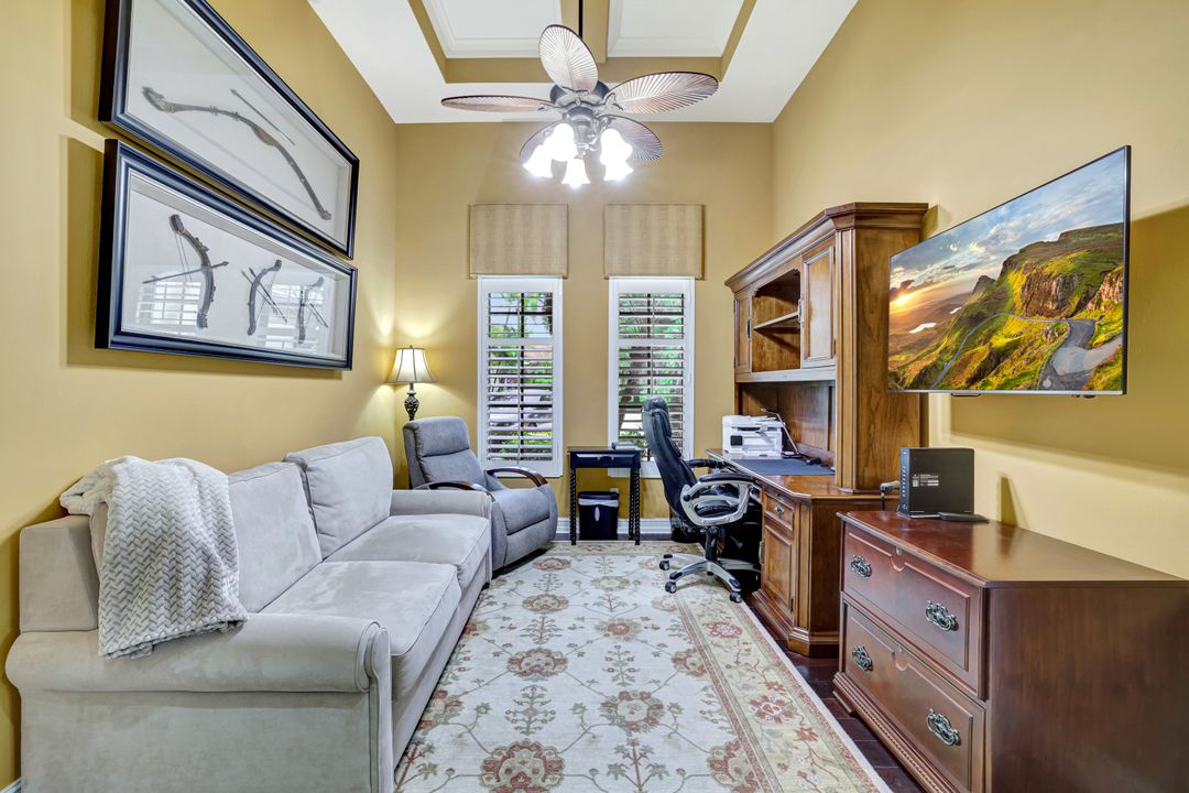 7748 Classics Dr, Naples, FL 34113