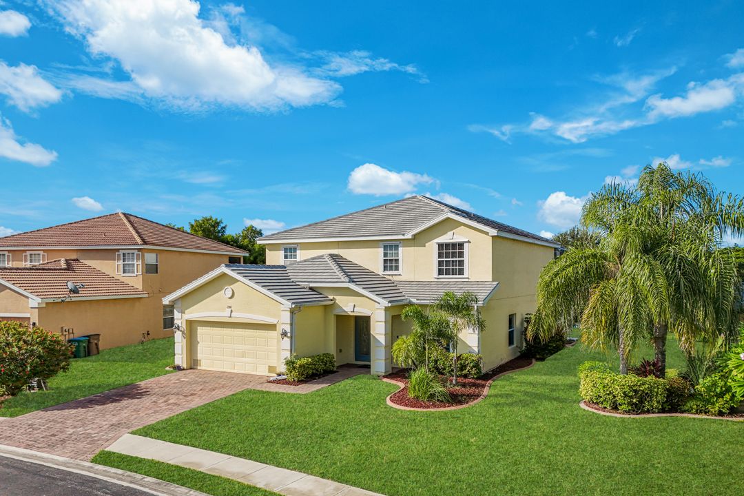 2210 Cape Heather Cir, Cape Coral, FL 33991