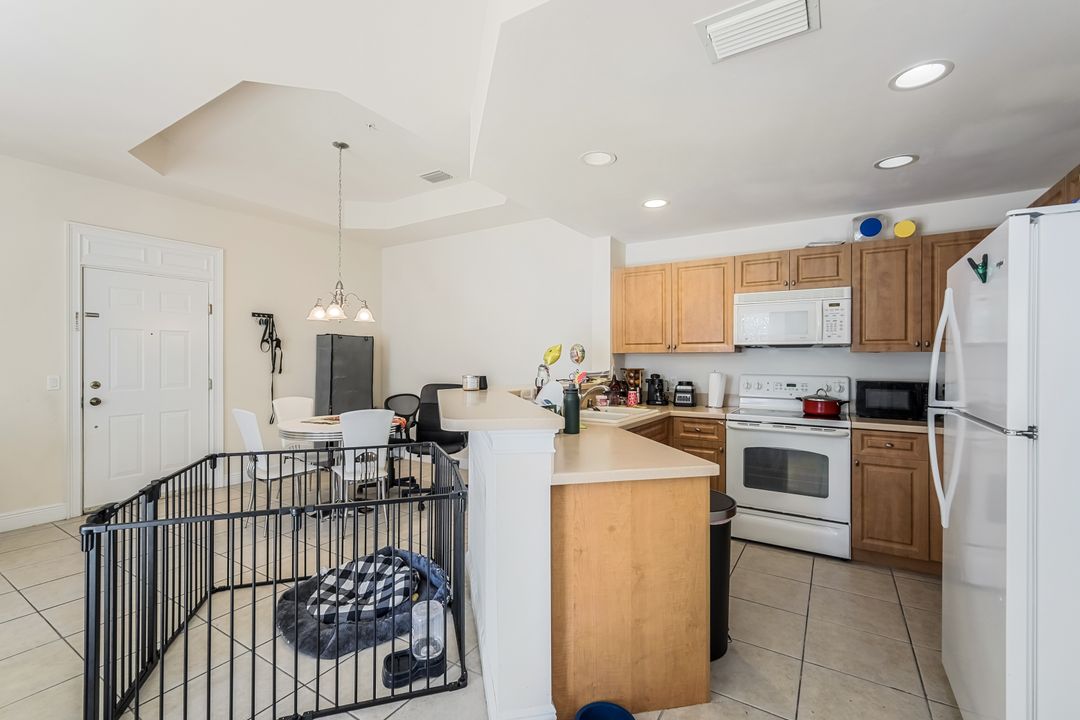 3948 Pomodoro Cir #304, Cape Coral, FL 33909