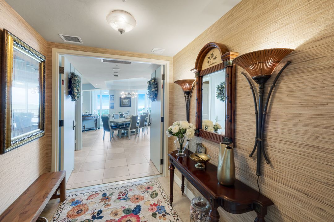 295 Grande Way #1405, Naples, FL 34110