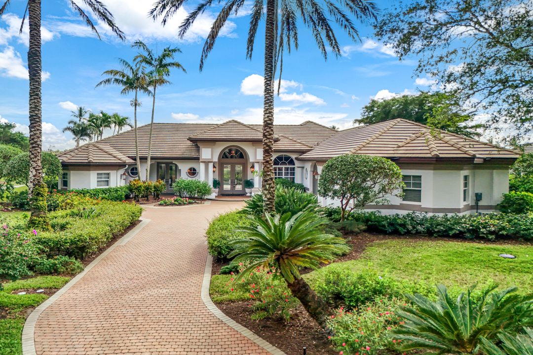 2390 King Palm Way, Naples, FL 34105