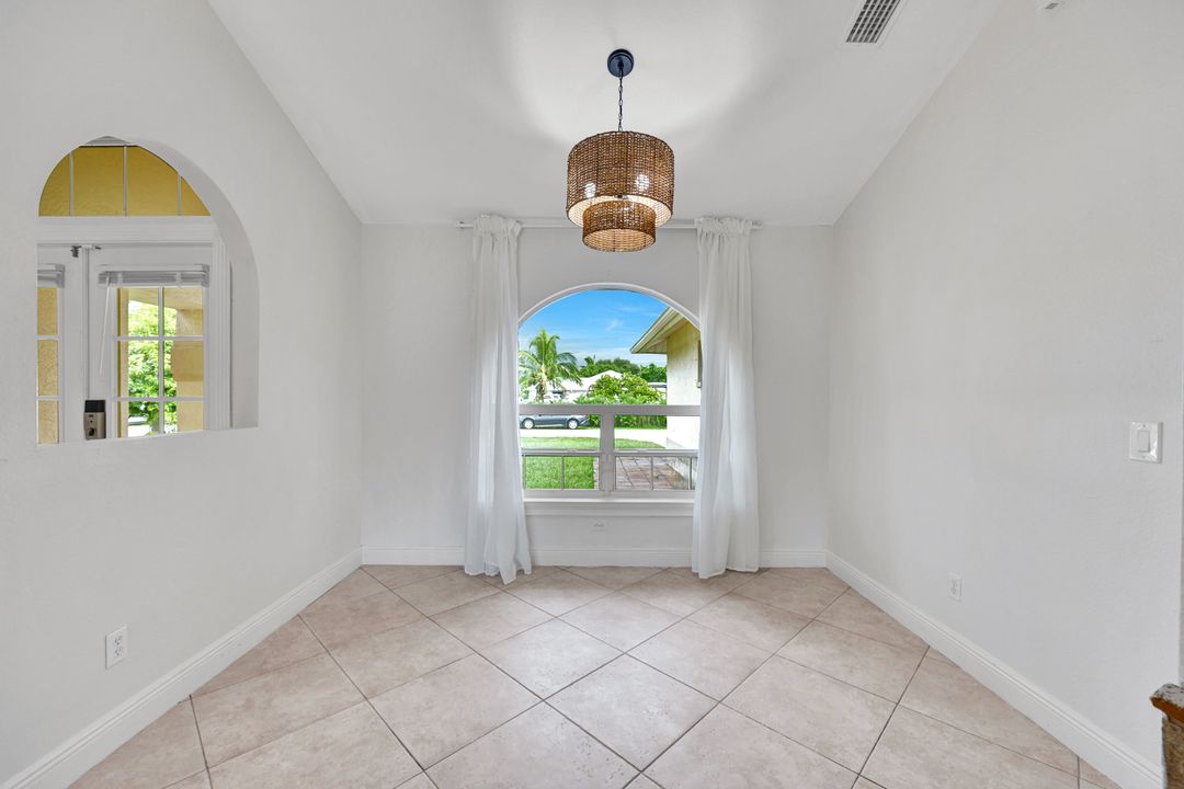 1701 54th Terrace SW, Naples, FL 34116