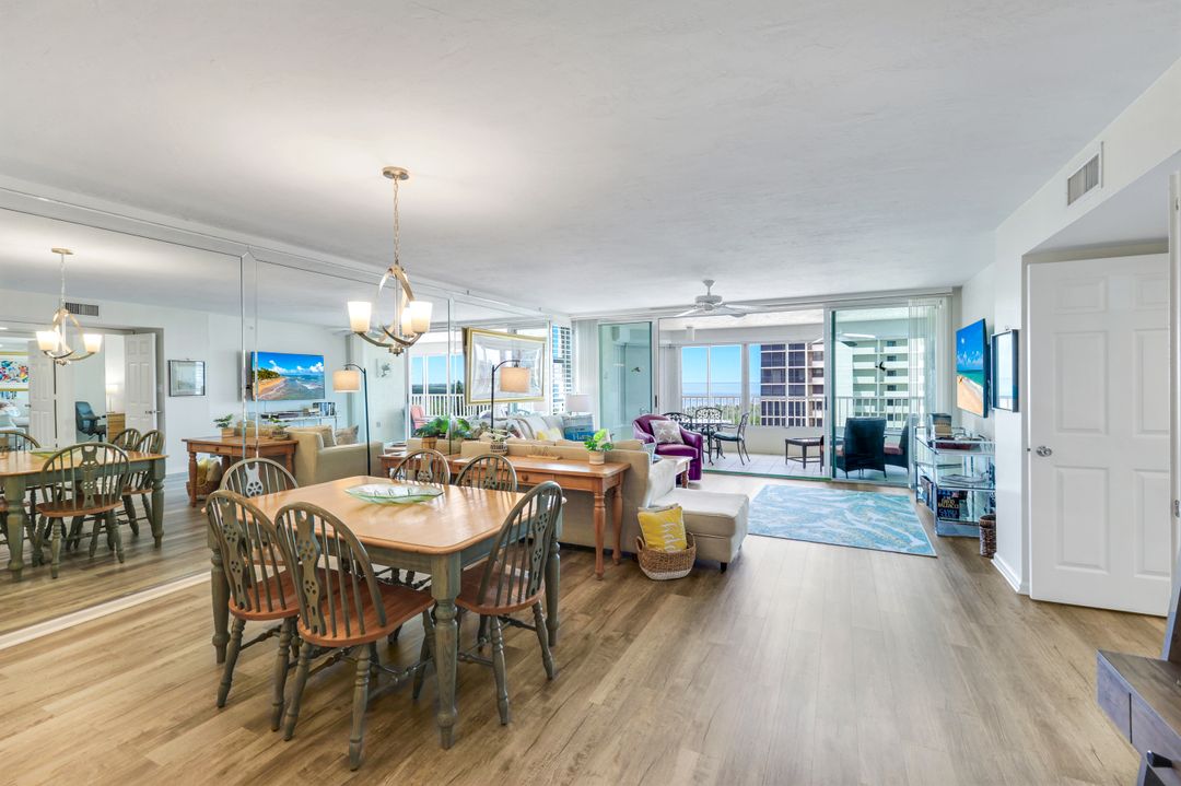 21 Bluebill Ave  #905, Naples, FL 34108