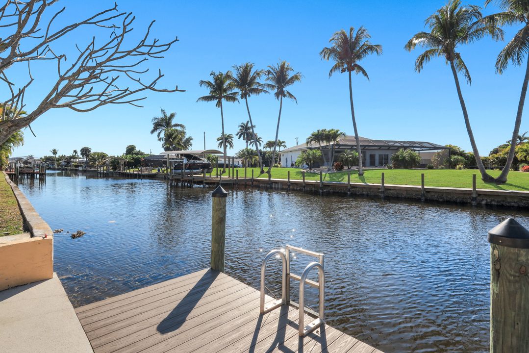 5201 Willow Ct, Cape Coral, FL 33904