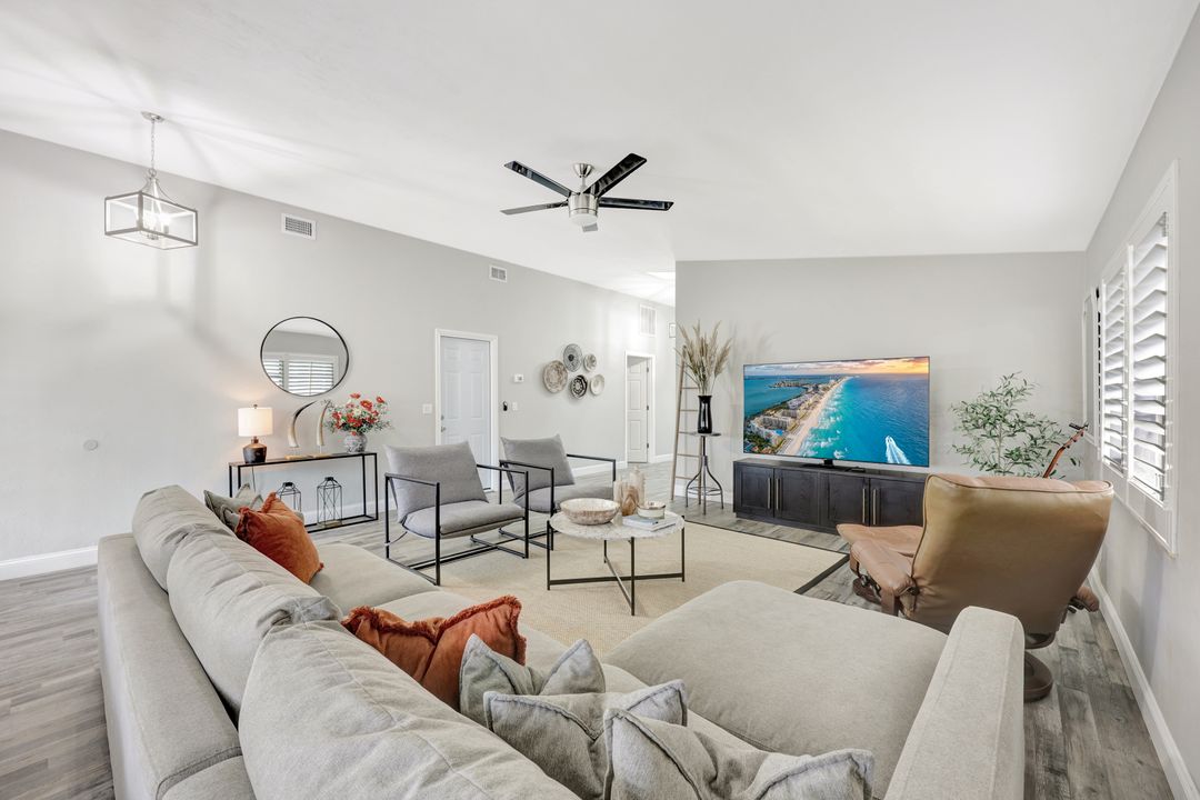 738 101st Ave N, Naples, FL 34108