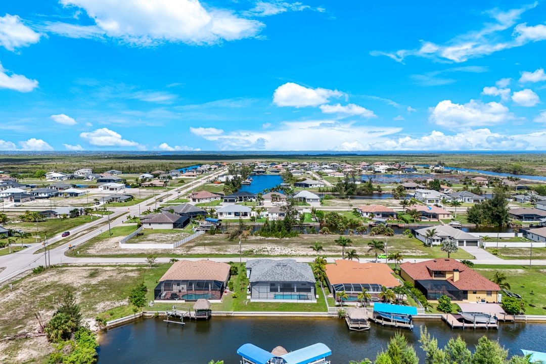 1613 NW 39th Ave, Cape Coral, FL 33993