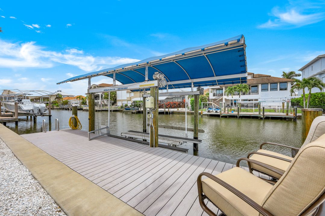 417 Lagoon Ave, Naples, FL 34108