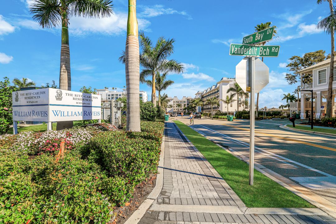 271 Southbay Dr #240, Naples, FL 34108