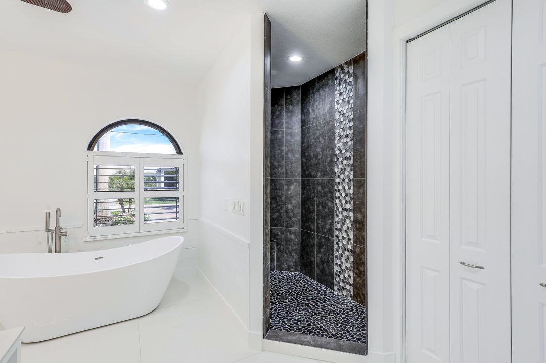 2550 SW 27th Pl, Cape Coral, FL 33914