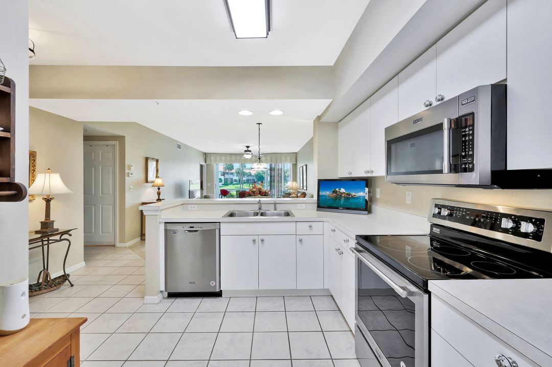 5025 Cedar Springs Dr #102, Naples, FL 34110