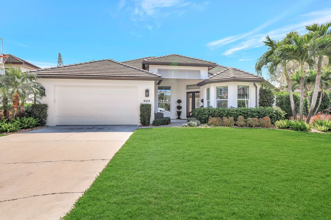 8019 San Simeon, Naples, FL 34109