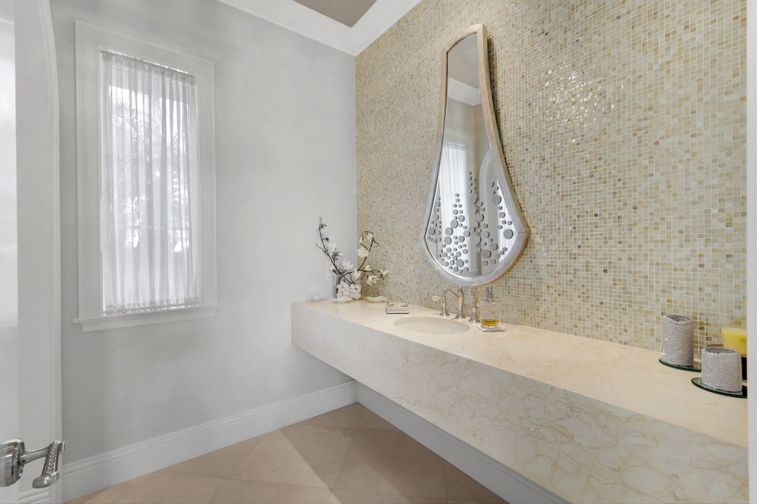 2558 Escada Ct, Naples, FL 34109