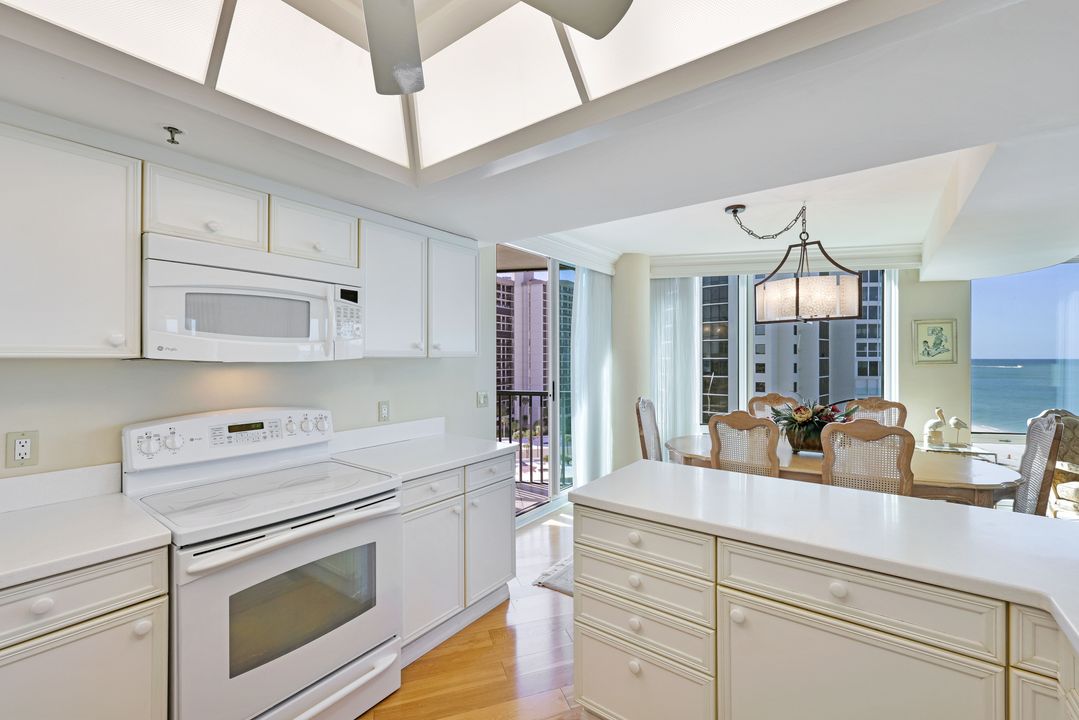 4651 Gulf Shore Blvd N #701, Naples, FL 34103