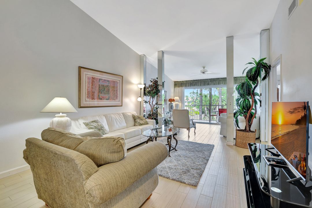 2420 Hidden Lake Dr #8, Naples, FL 34112