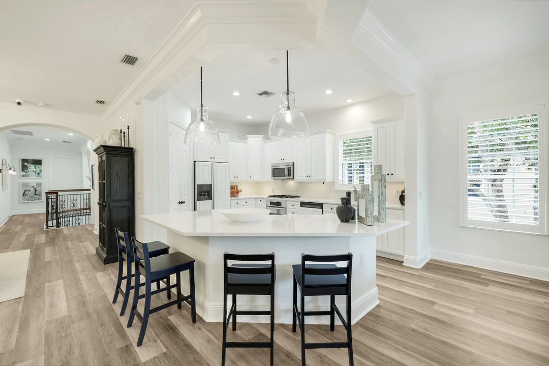 9097 Cherry Oaks Tr #201, Naples, FL 34114