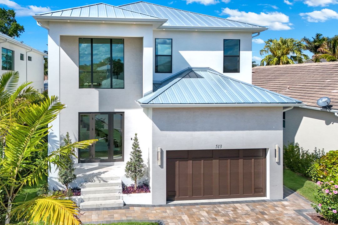 513 92nd Ave N, Naples, FL 34108