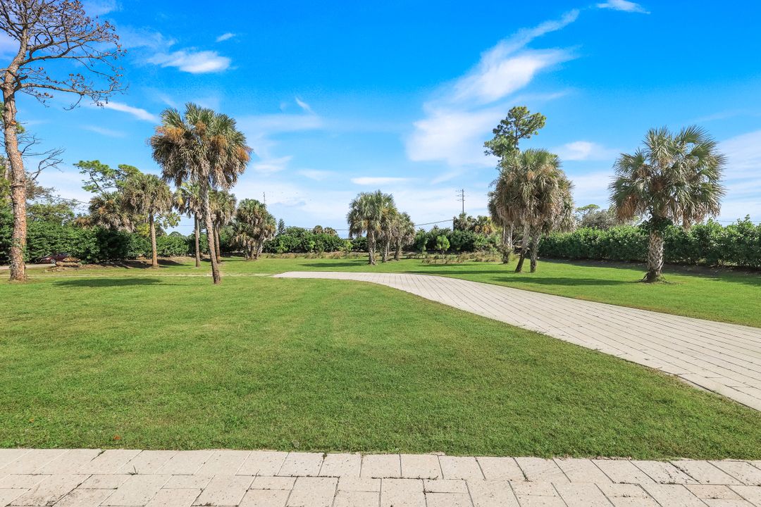 5630 Copper Leaf Ln, Naples, FL 34116