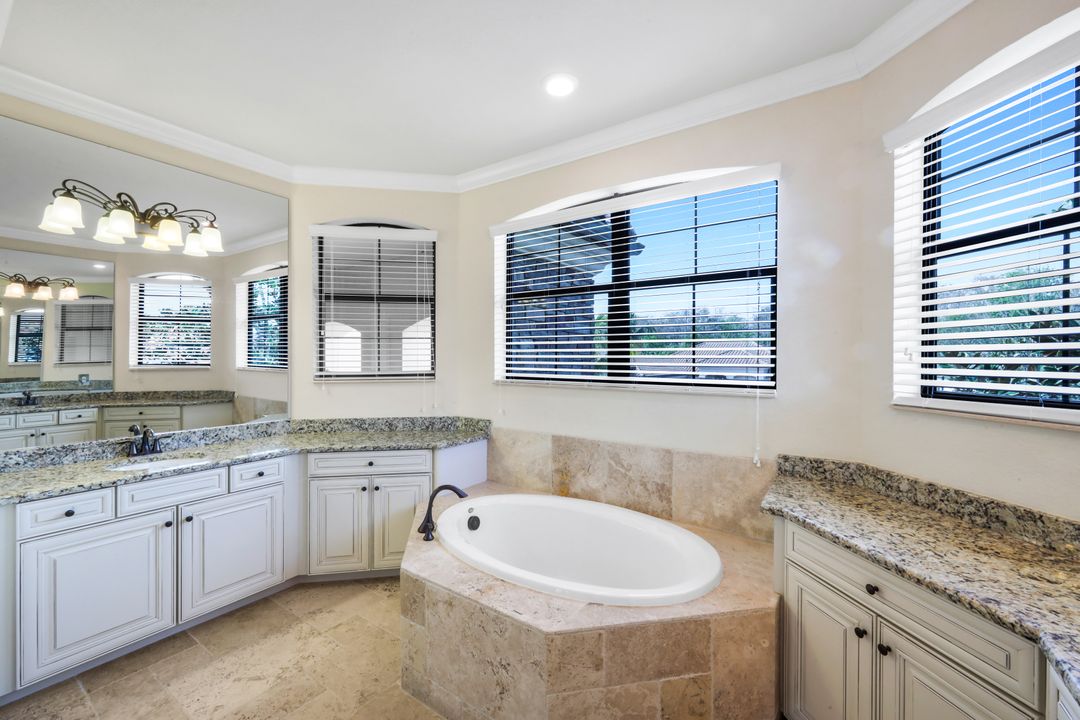 28647 Lisburn Ct, Bonita Springs, FL 34135