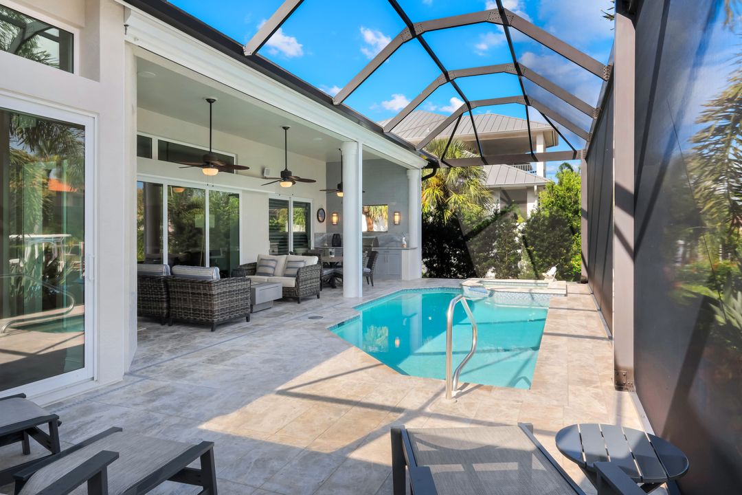 820 Giralda Ct, Marco Island, FL 34145