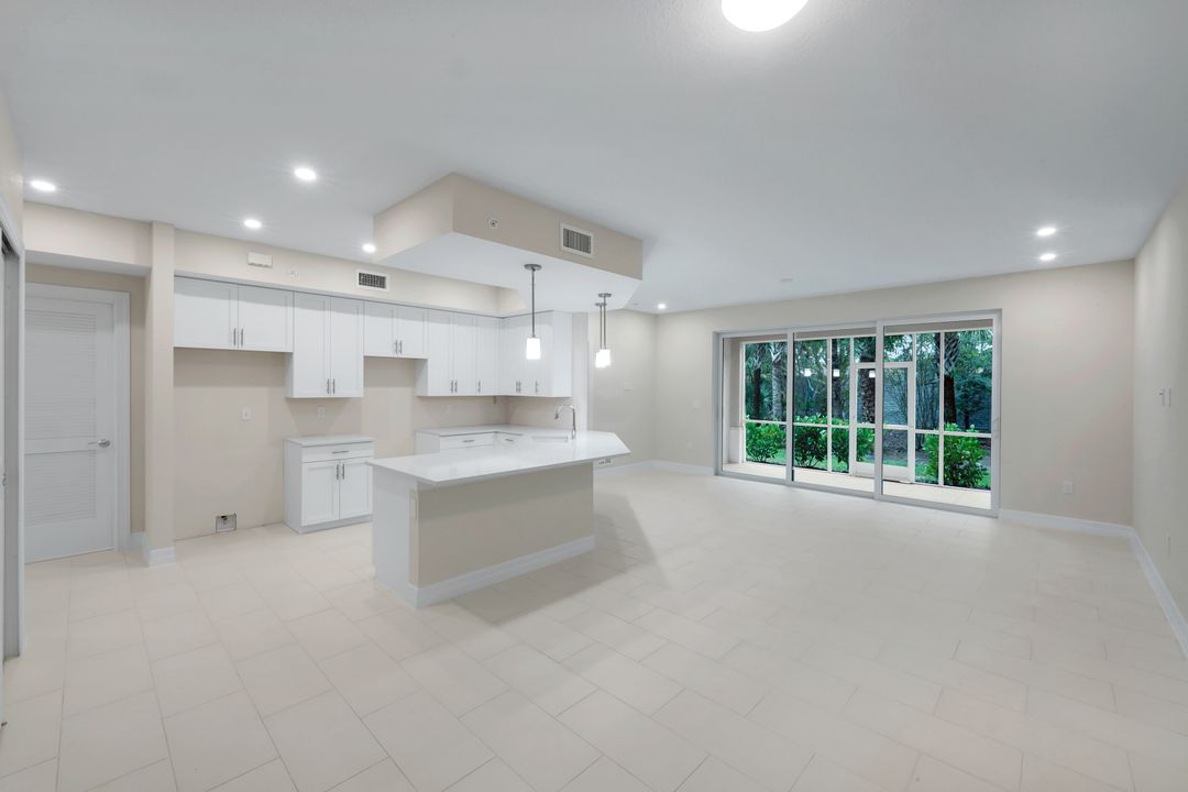 280 Antilles Wy E #101, Naples, FL 34112