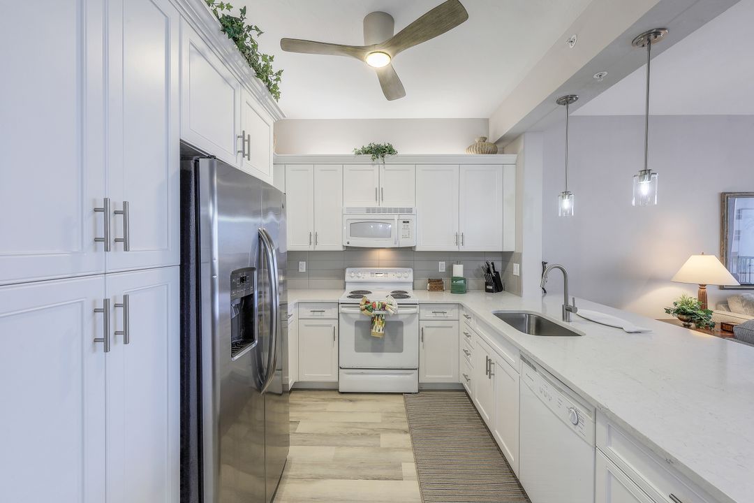 460 Launch Cir #503, Naples, FL 34108