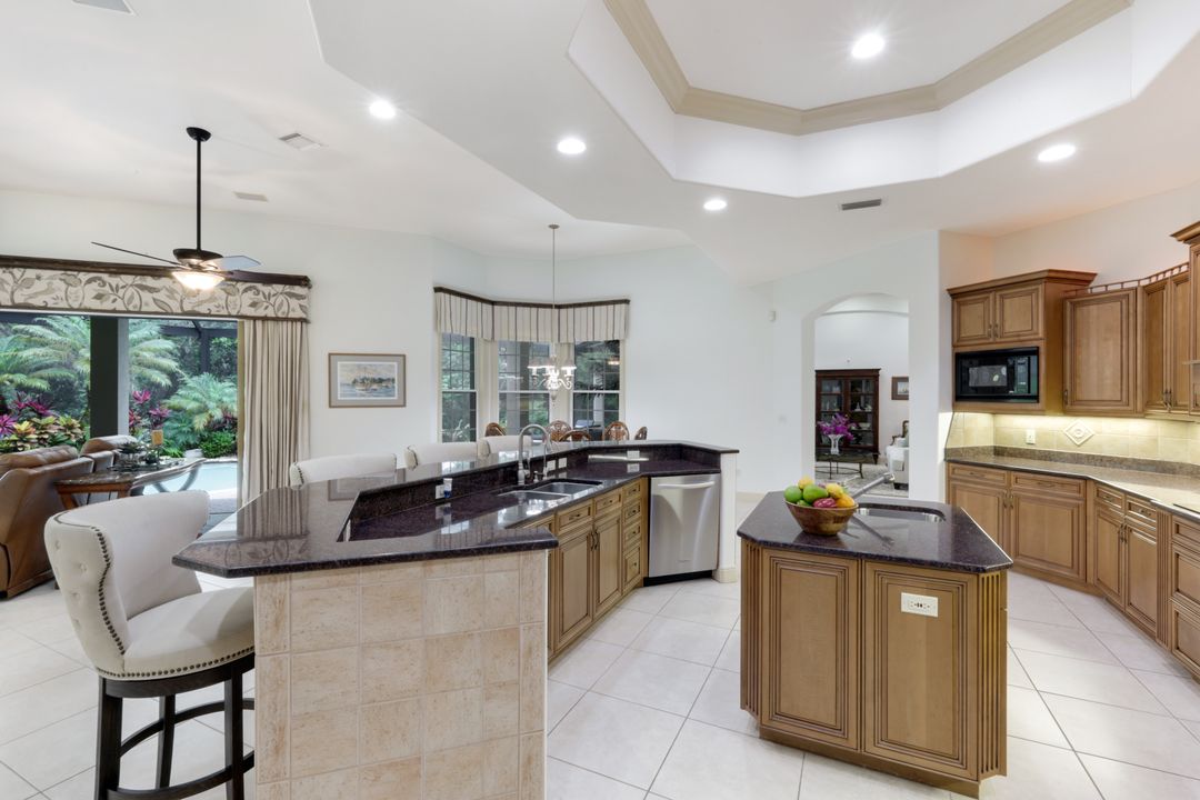 12099 Collier's Reserve Dr, Naples, FL 34110