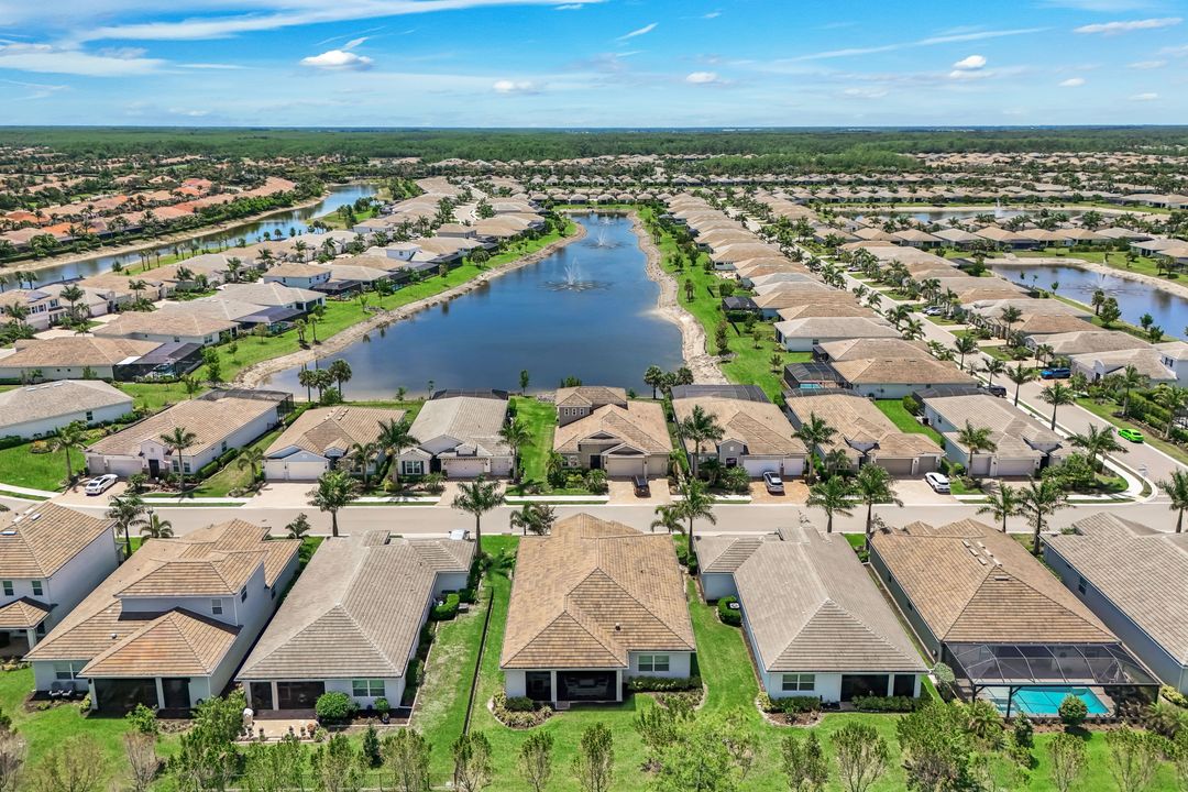 28105 Captiva Shell Lp, Bonita Springs, FL 34135