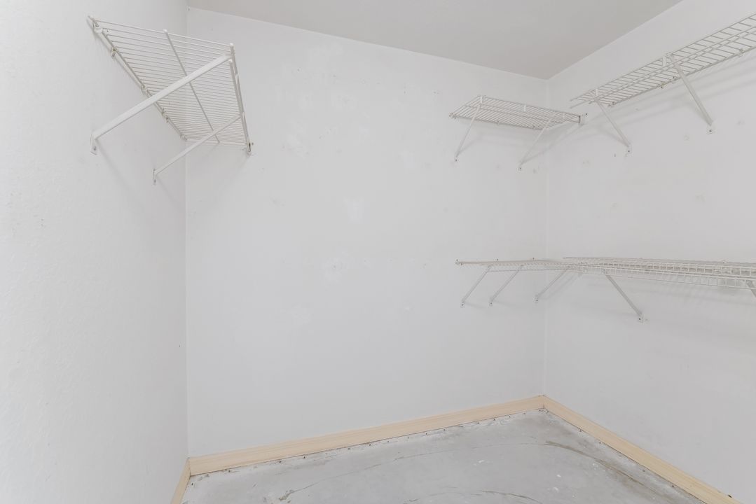 337 Emerald Bay Cir #U1, Naples, FL 34110