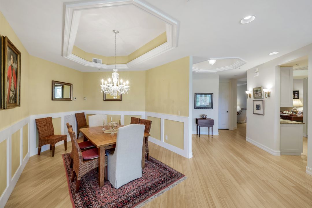 1895 Les Chateaux Blvd #302, Naples, FL 34109