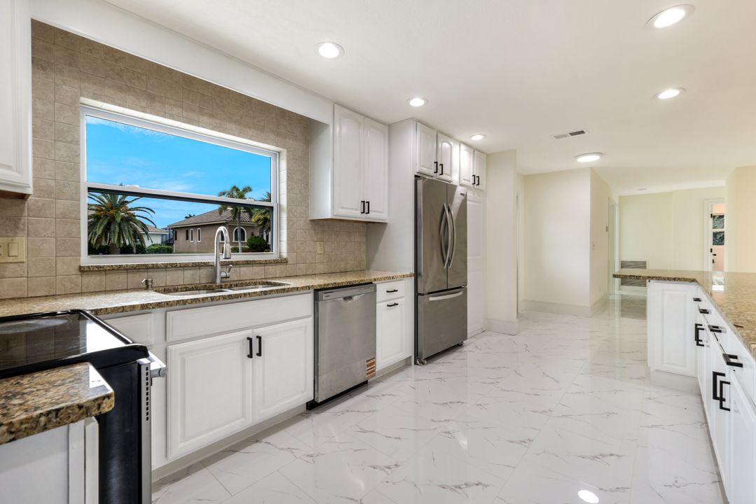 3137 SE 22nd Ave, Cape Coral, FL 33904