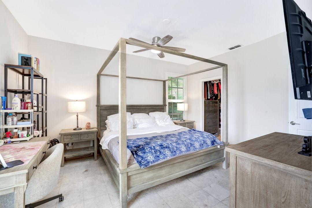 3625 Cottage Club Ln, Naples, FL 34105