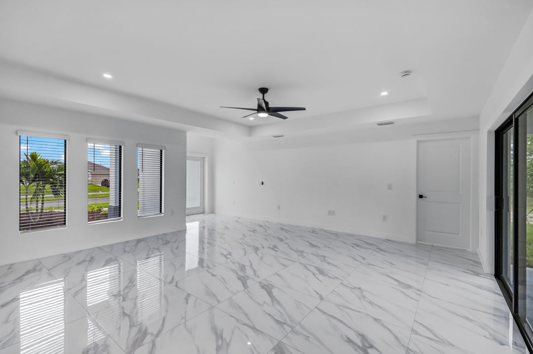 523 Wilmington Pkwy, Cape Coral, FL 33993