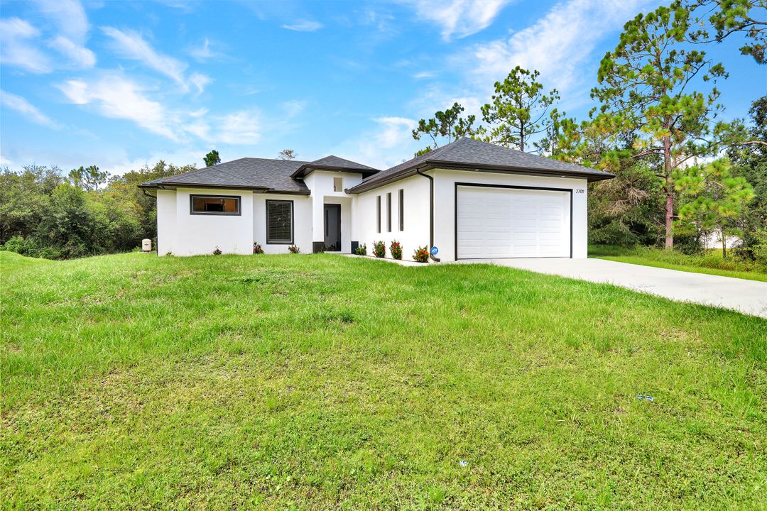 2709 53rd St SW, Lehigh Acres, FL 33976
