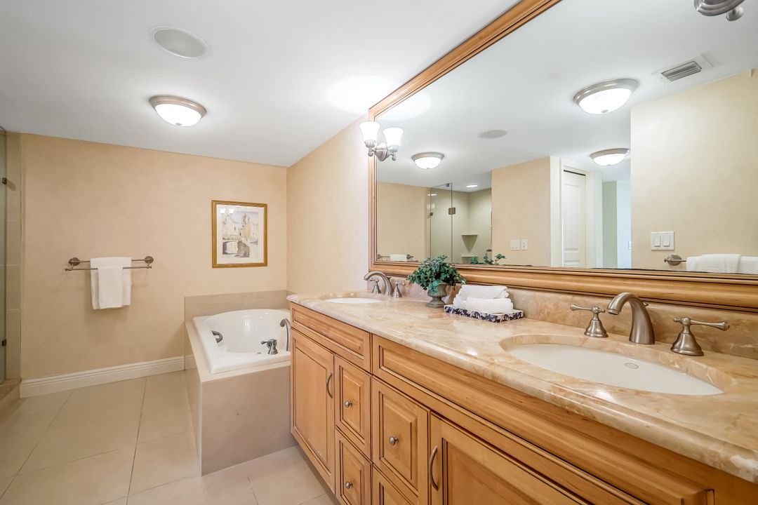 4451 Gulf Shore Blvd N #703, Naples, FL 34103